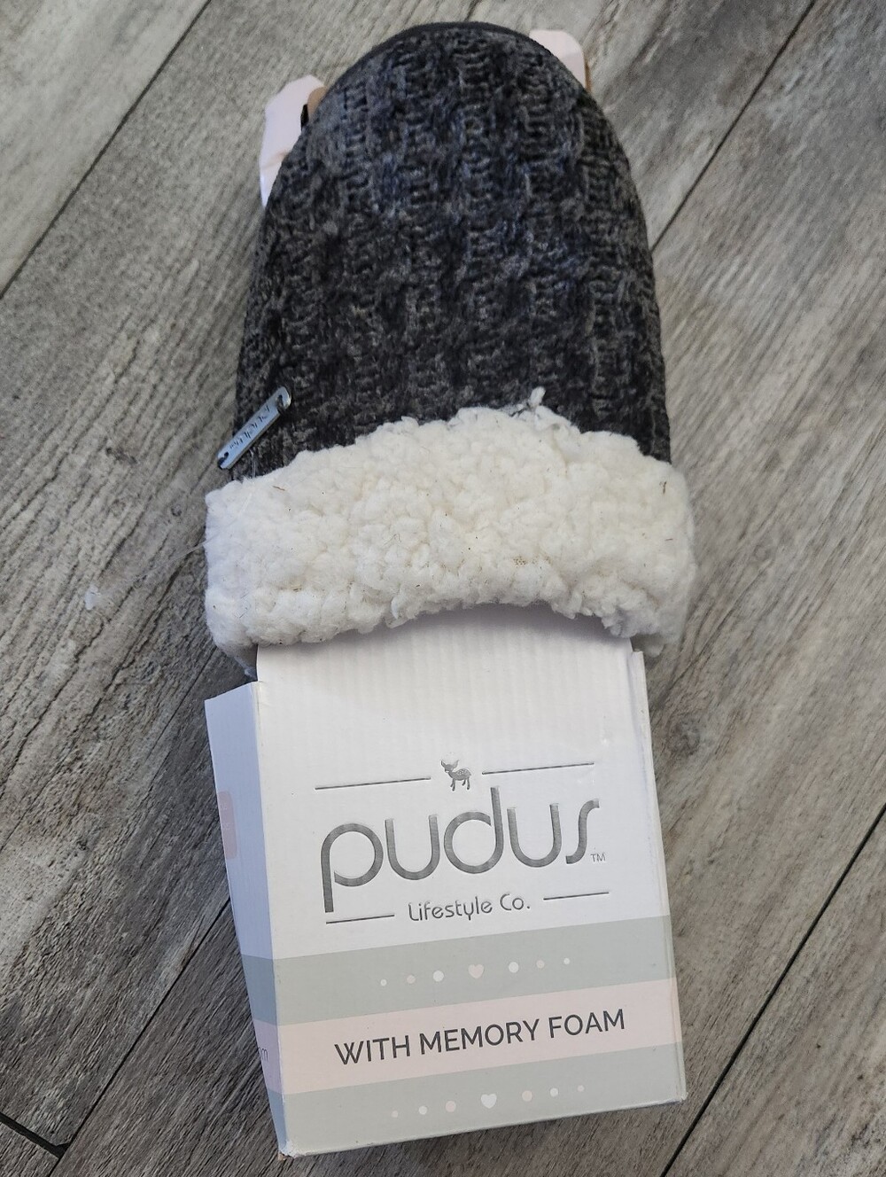 Pudus Women’s Gray Sherpa-Lined Memory Foam Slippers